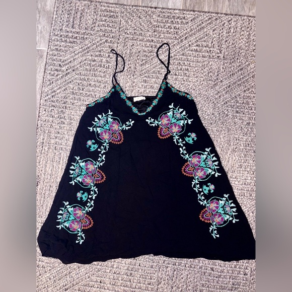 entro Dresses & Skirts - Entro Black mini swing dress with embroidered Embellishments size medium lined